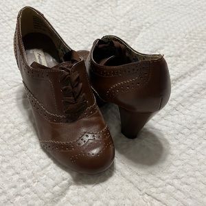 Vintage looking heels worn twice